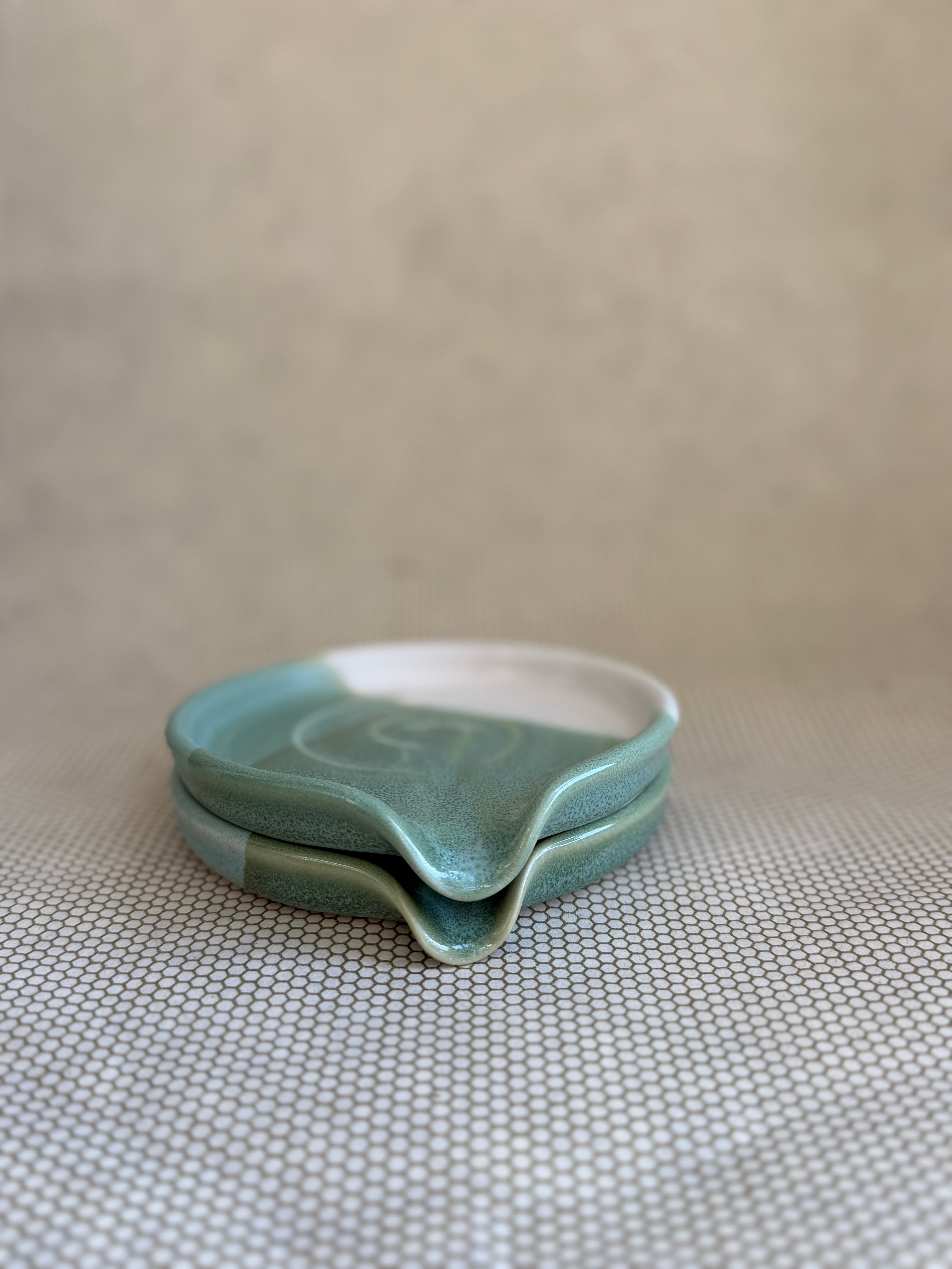 Fhar Ceramics - soap dish round