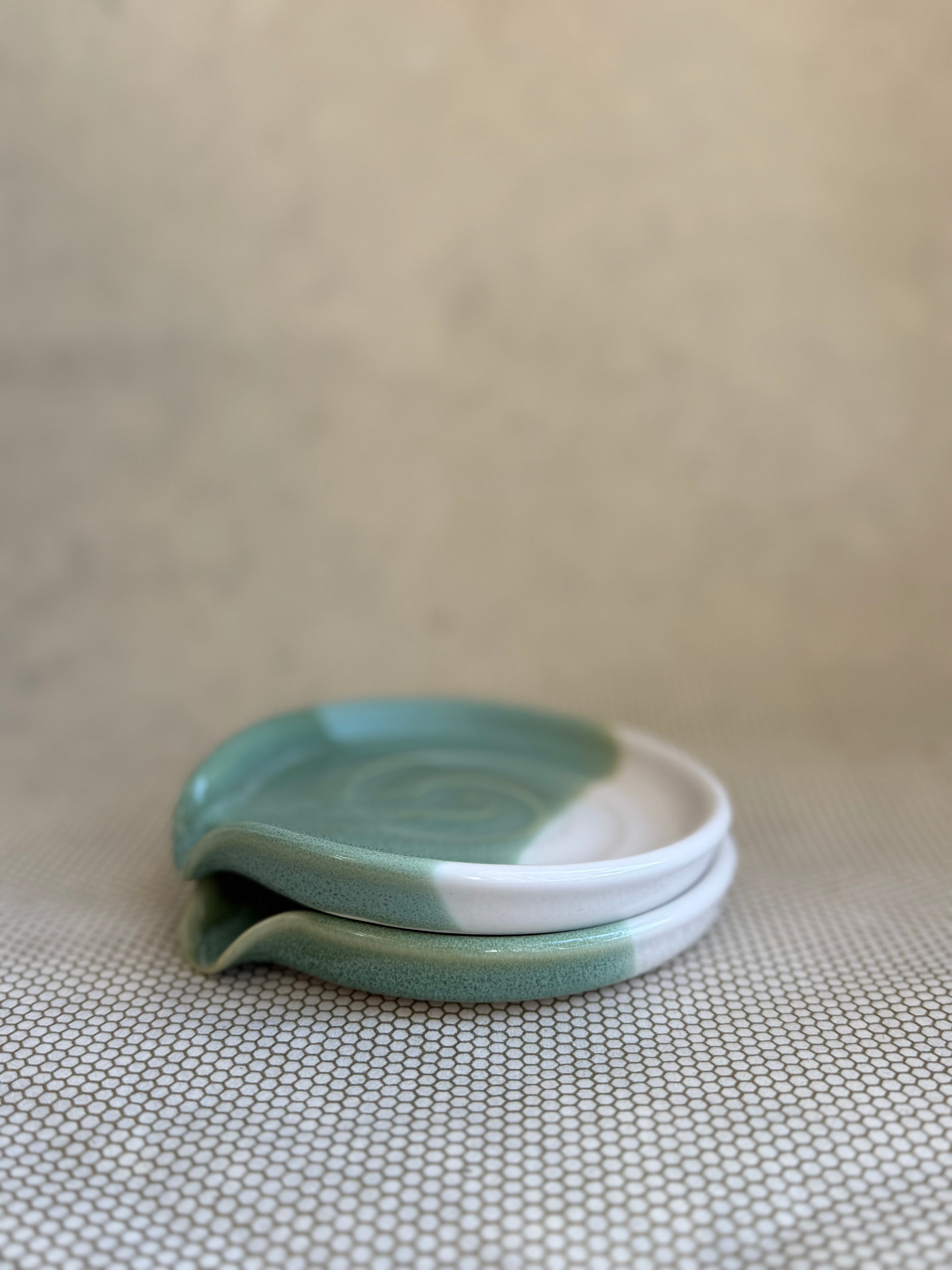 Fhar Ceramics - soap dish round