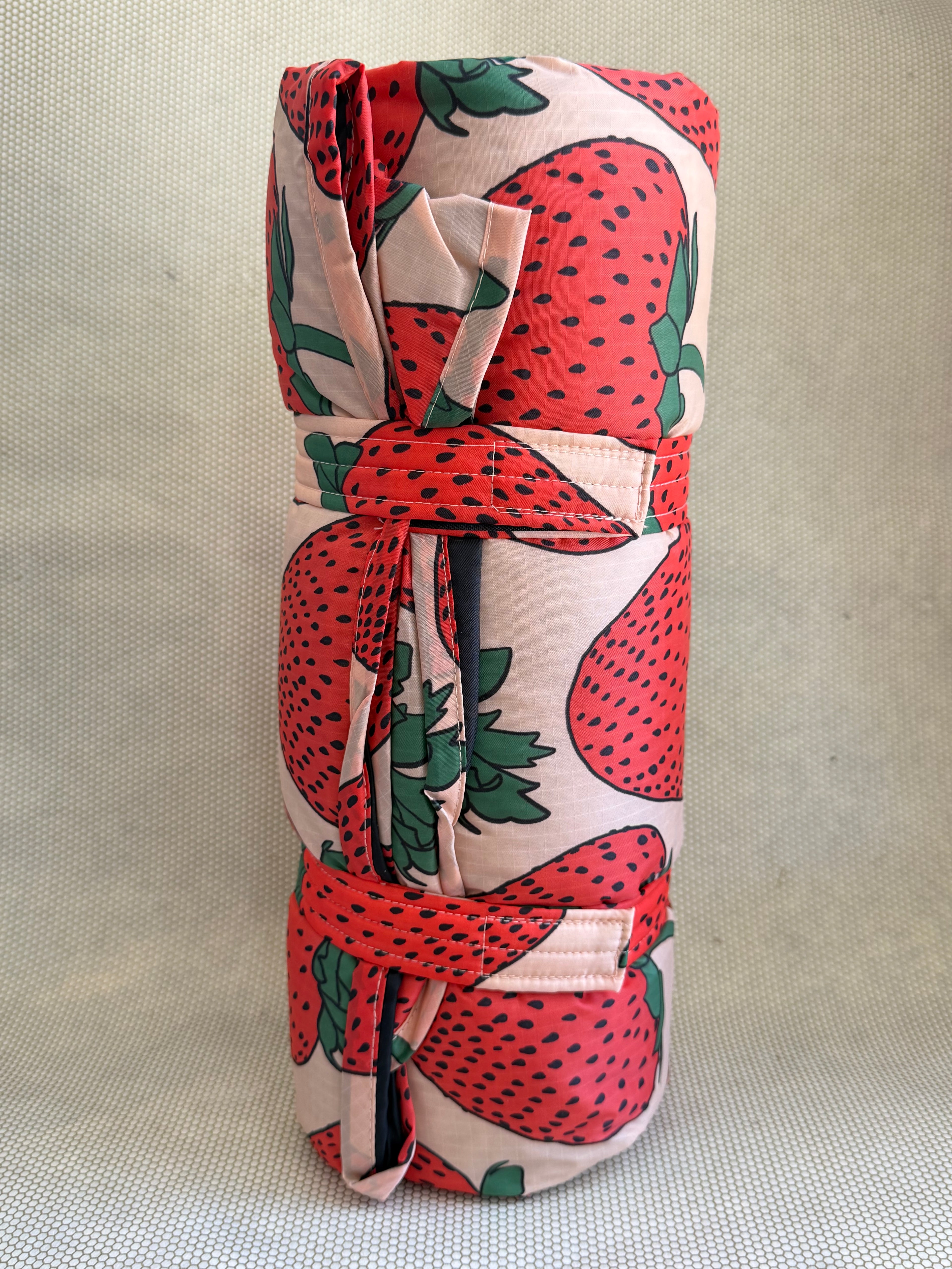 Baggu Puffy Picnic Blanket-Strawberry
