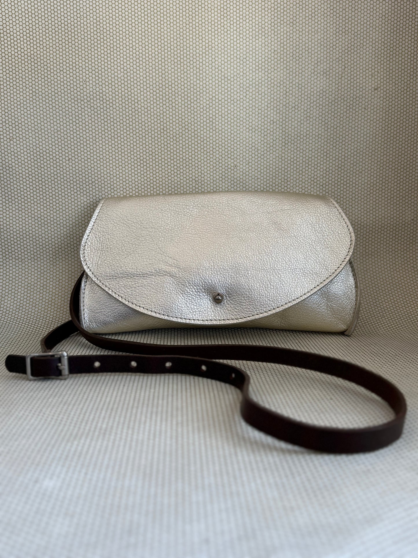 Dean - Clutch Large w/straps- gold