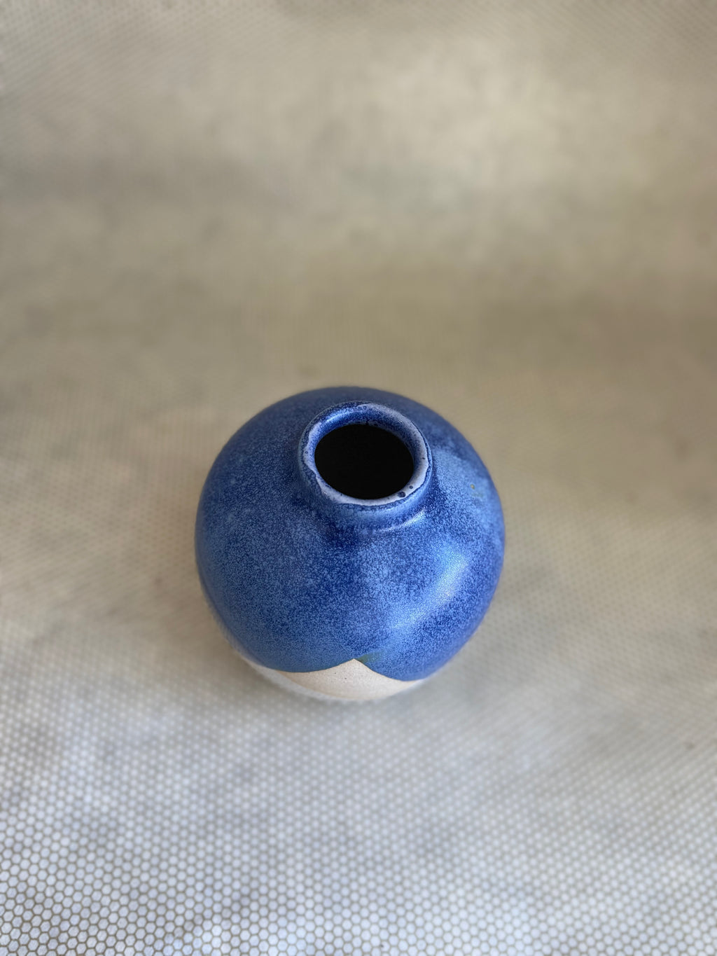 Fhar Ceramics - vase sky