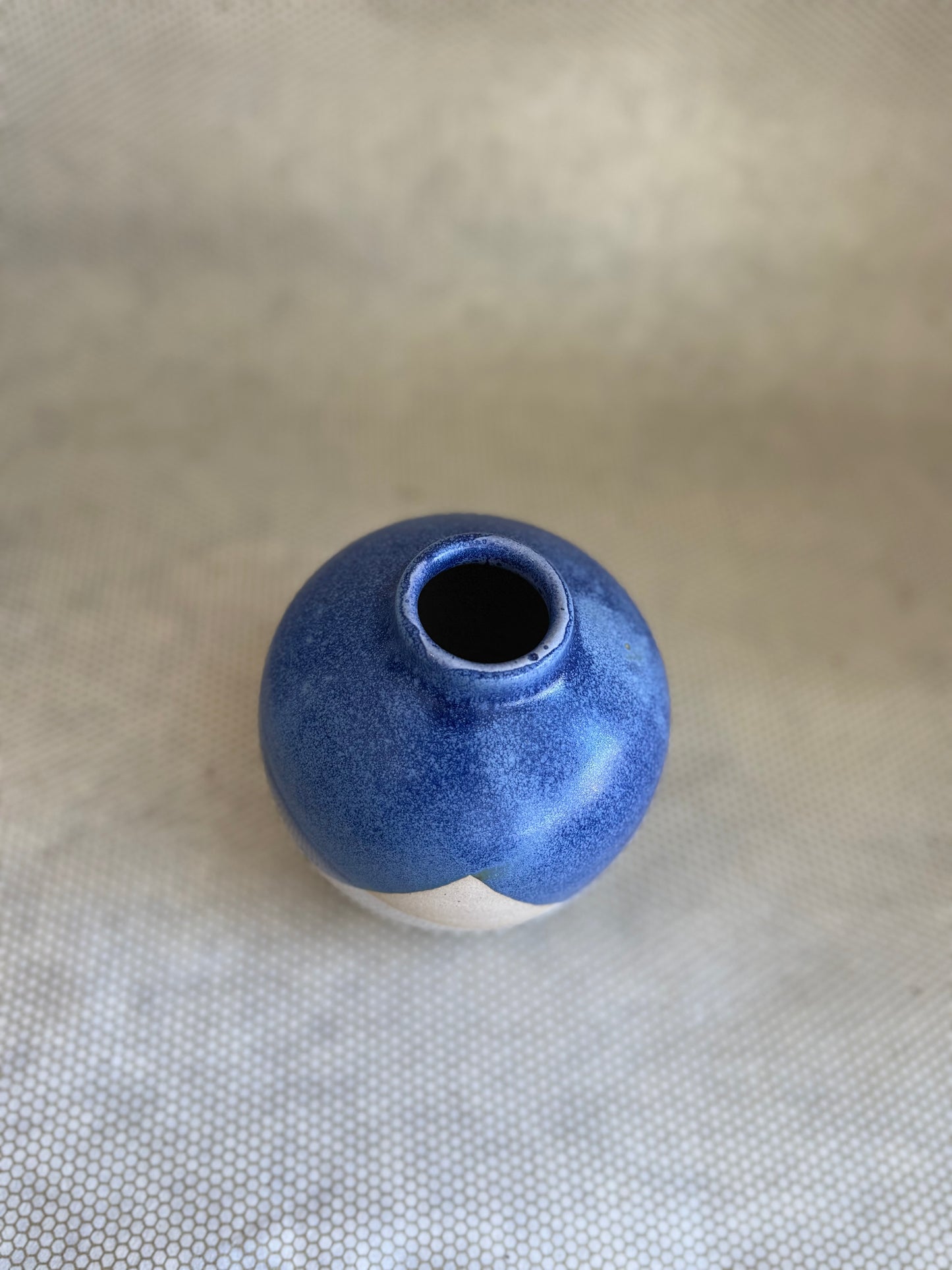 Fhar Ceramics - vase sky