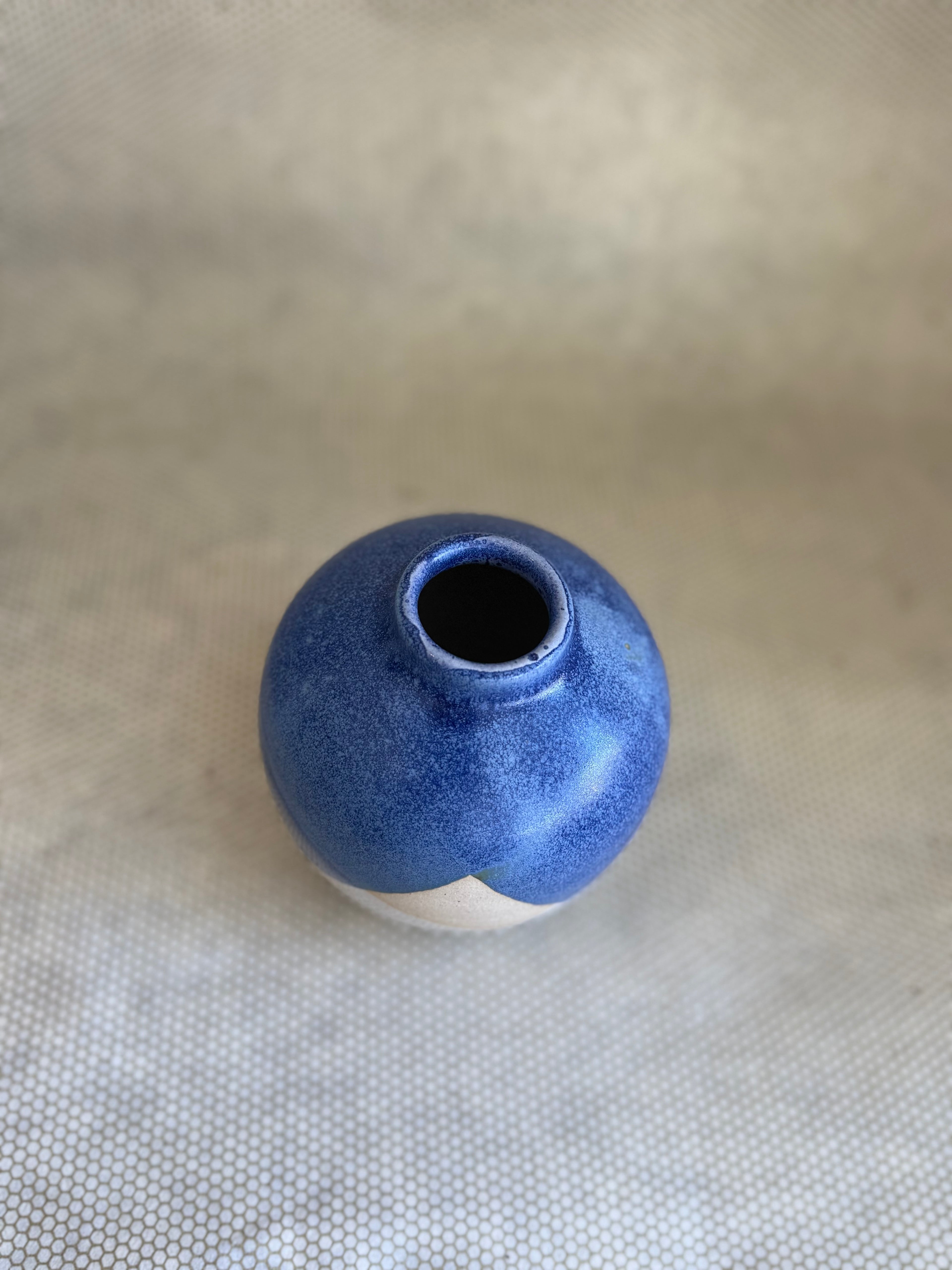 Fhar Ceramics - vase sky
