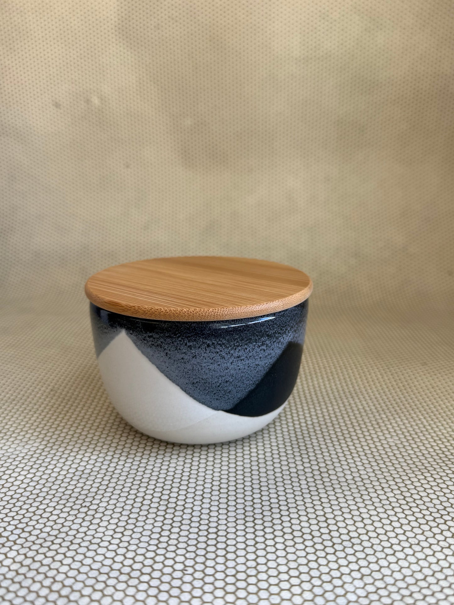 Fhar Ceramics - salt cellar black